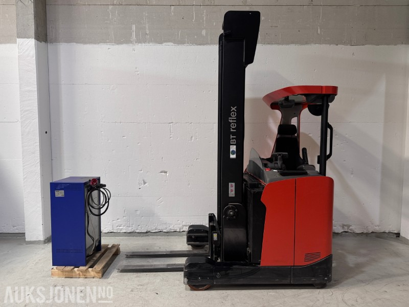 2017 Toyota RRE140HE Skyvemast Truck - 1400 KG - Material handling equipment: picture 1 2017 Toyota RRE140HE Skyvemast Truck - 1400 KG - Material handling equipment: picture 1
