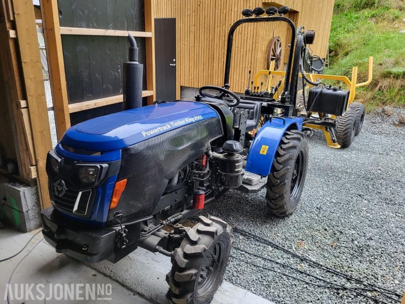 Powertrack Timber King 2000 - Traktor med tømmerhenger - Kun kjørt 10 timer! - Farm tractor: picture 1 Powertrack Timber King 2000 - Traktor med tømmerhenger - Kun kjørt 10 timer! - Farm tractor: picture 1