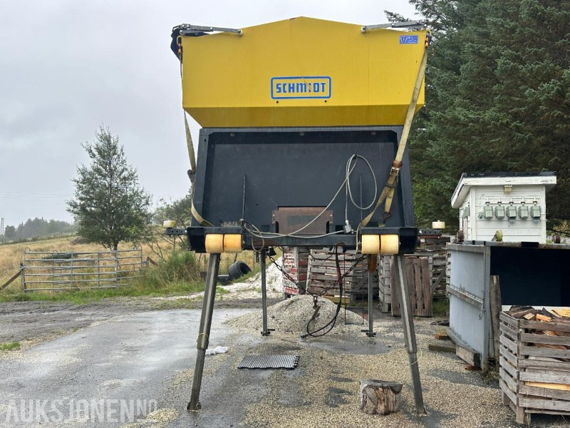 2015 Schmidt Stratos B90 sand/salt spreder lastebilmontert - 9 m3 kapasitet - Truck: picture 2 2015 Schmidt Stratos B90 sand/salt spreder lastebilmontert - 9 m3 kapasitet - Truck: picture 2