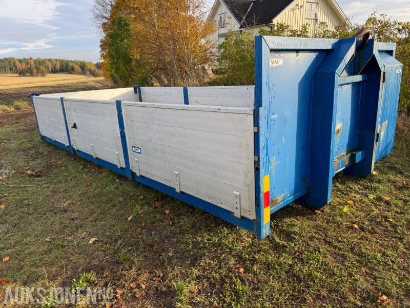 Sisu Lemflak / krokløftcontainer luftbaklem – strølem følger med - Truck: picture 1 Sisu Lemflak / krokløftcontainer luftbaklem – strølem følger med - Truck: picture 1