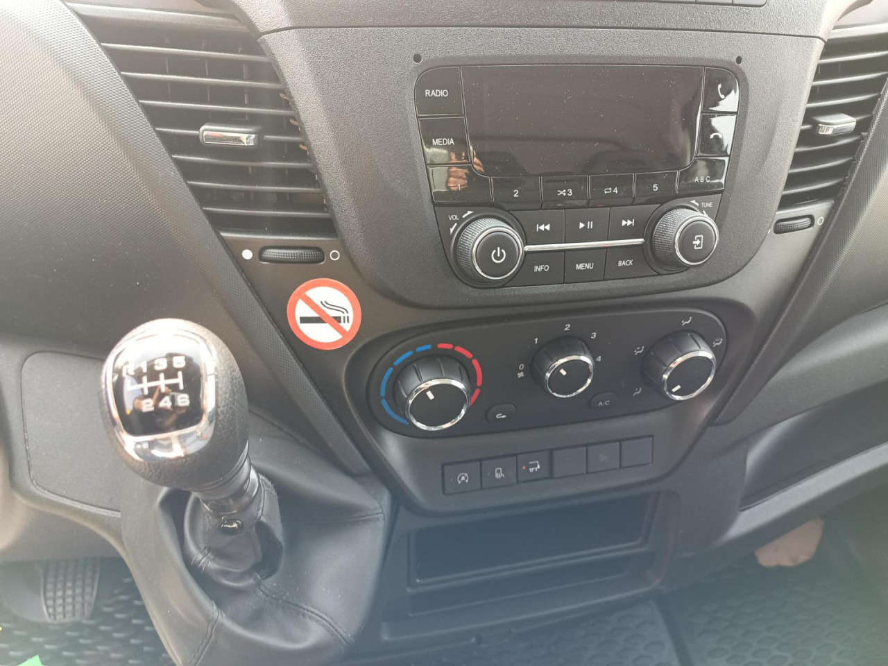 IVECO Daily 35C16H - Box van: picture 4 IVECO Daily 35C16H - Box van: picture 4