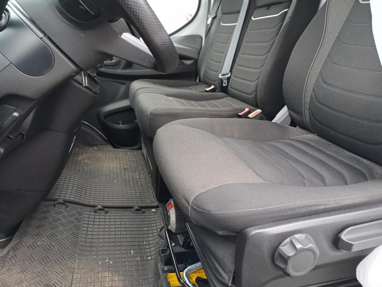 IVECO Daily 35S18V - Panel van: picture 2 IVECO Daily 35S18V - Panel van: picture 2
