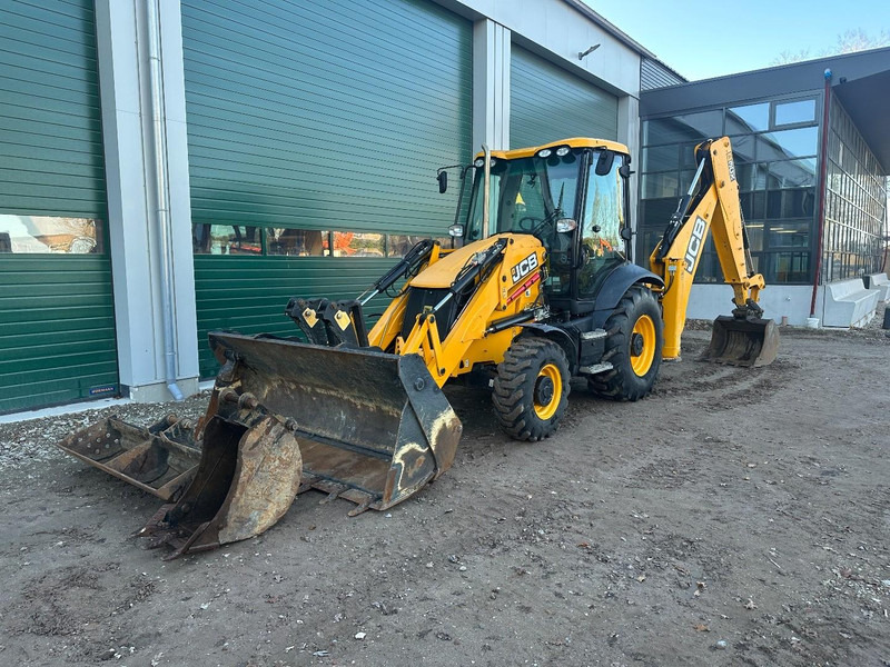 JCB 3CX 14 Excellent condition - LOW Hours - 3 digging buckets - Backhoe loader: picture 1 JCB 3CX 14 Excellent condition - LOW Hours - 3 digging buckets - Backhoe loader: picture 1