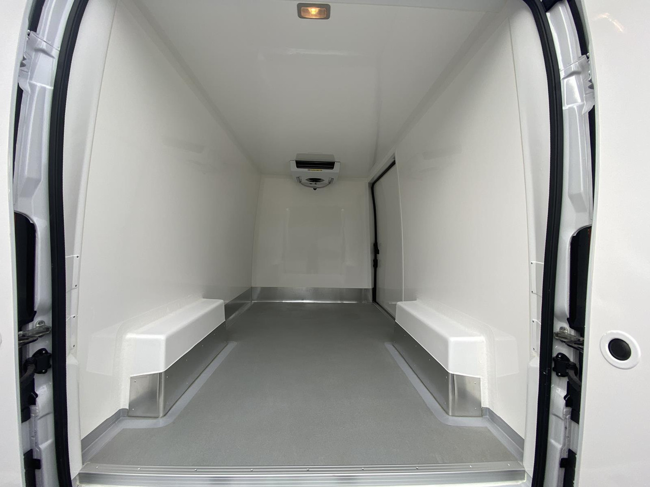 CITROEN ALTE VERSION JUMPER L2H2 140PS CONFORT 35+ / TIEFKÜHLFAHRZEUG -20C KONVEKTA ODER THERMOKING - Refrigerated van: picture 1 CITROEN ALTE VERSION JUMPER L2H2 140PS CONFORT 35+ / TIEFKÜHLFAHRZEUG -20C KONVEKTA ODER THERMOKING - Refrigerated van: picture 1