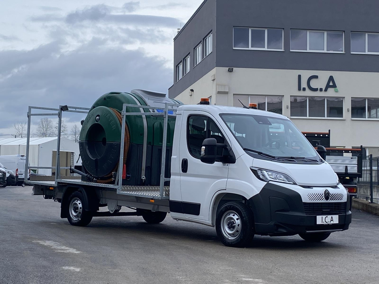 CITROEN JUMPER 1+2 180KM | WC AUFBAU + WC PUMPE - Flatbed van: picture 1 CITROEN JUMPER 1+2 180KM | WC AUFBAU + WC PUMPE - Flatbed van: picture 1