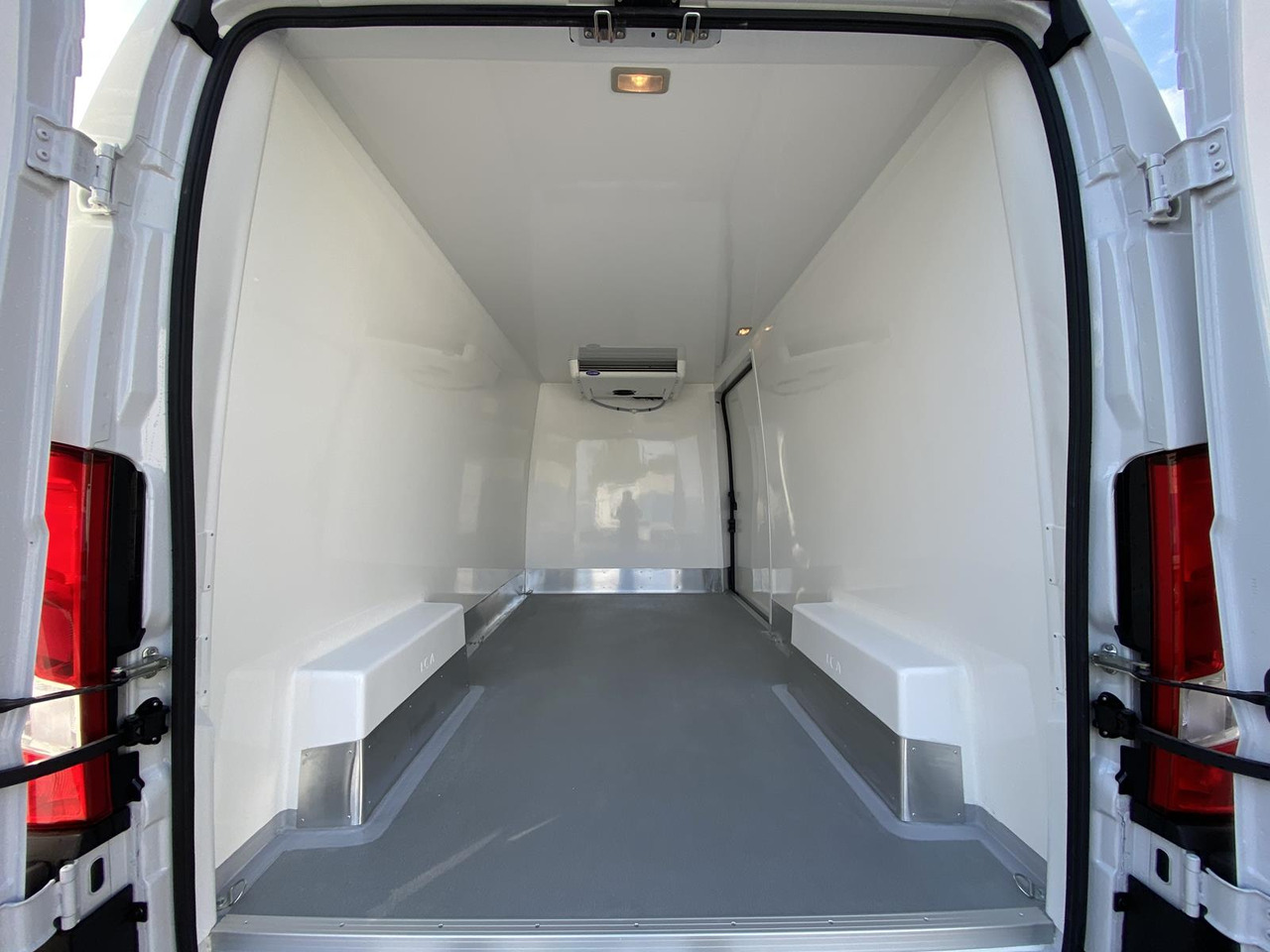 PEUGEOT BOXER L3H2 180PS CONFORT 335 / FRISCHDIENST BIS 0 + XARIOS 300 12-230V - Refrigerated van: picture 4 PEUGEOT BOXER L3H2 180PS CONFORT 335 / FRISCHDIENST BIS 0 + XARIOS 300 12-230V - Refrigerated van: picture 4