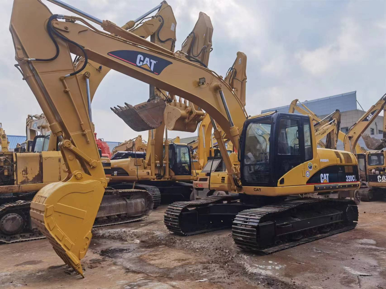 Caterpillar 320C 320CL 320BL Used Excavator CAT 320D 320D2 320GC 20 Ton Crawler Excavator - Crawler excavator: picture 1 Caterpillar 320C 320CL 320BL Used Excavator CAT 320D 320D2 320GC 20 Ton Crawler Excavator - Crawler excavator: picture 1