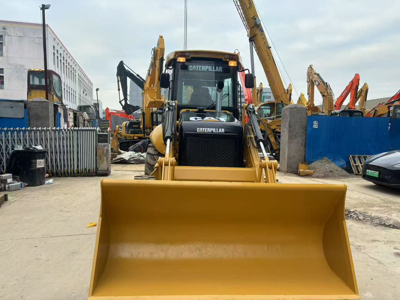 Caterpillar 420 Backhoe Loader CAT 420 420F 420F2 jcb 3cx 4cx in New Condition in Low Price - Backhoe loader: picture 3 Caterpillar 420 Backhoe Loader CAT 420 420F 420F2 jcb 3cx 4cx in New Condition in Low Price - Backhoe loader: picture 3