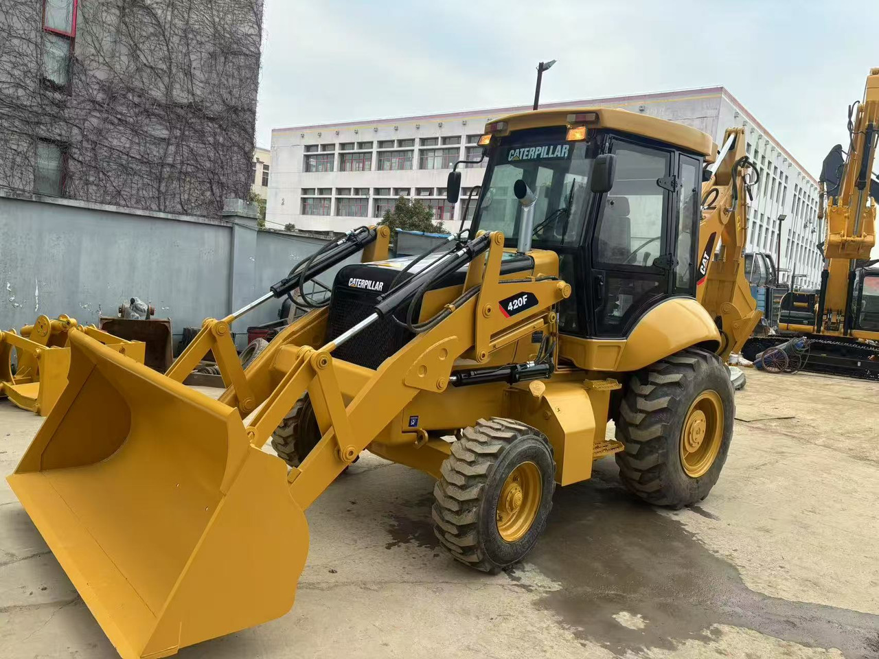 Caterpillar 420 Backhoe Loader CAT 420F Telescopic Boom JCB 3CX 4CX In Great Work Performance - Backhoe loader: picture 2 Caterpillar 420 Backhoe Loader CAT 420F Telescopic Boom JCB 3CX 4CX In Great Work Performance - Backhoe loader: picture 2