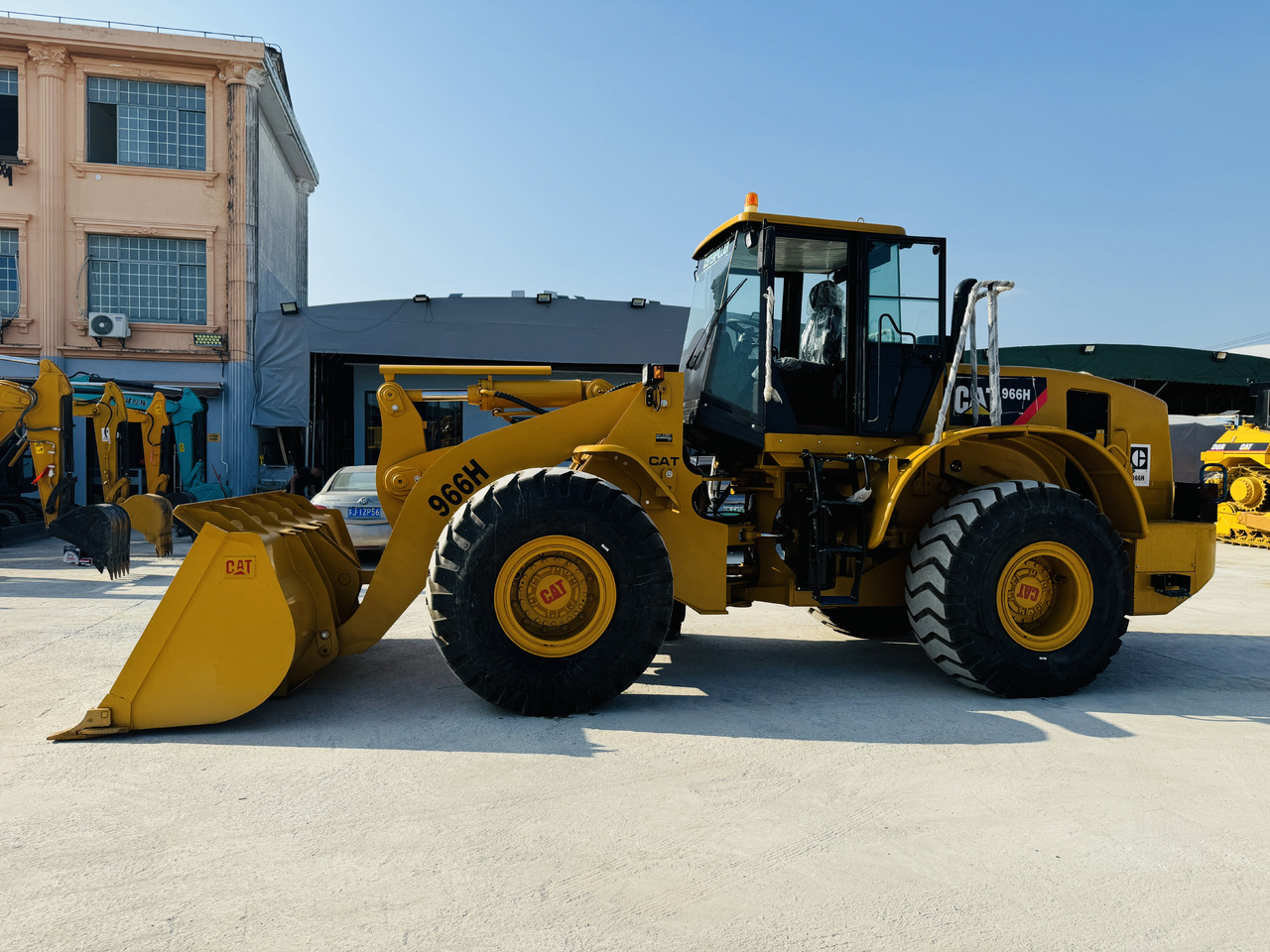 Caterpillar 966 Wheel Loader CAT 966H 966G 966F 6 Ton Used Loaders in Good Quality - Wheel loader: picture 4 Caterpillar 966 Wheel Loader CAT 966H 966G 966F 6 Ton Used Loaders in Good Quality - Wheel loader: picture 4