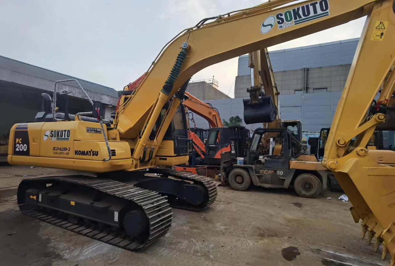 Komatsu PC200 PC210 PC220 Used Excavator in Excellent Work Condition - Crawler excavator: picture 4 Komatsu PC200 PC210 PC220 Used Excavator in Excellent Work Condition - Crawler excavator: picture 4