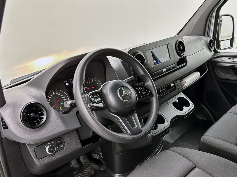 Mercedes-Benz Sprinter 314 2.2 CDI L2H2 Automaat Laadlift Omvormer 220v Luchtgeveerde stoel Navigatie MBUX Camera - Panel van: picture 4 Mercedes-Benz Sprinter 314 2.2 CDI L2H2 Automaat Laadlift Omvormer 220v Luchtgeveerde stoel Navigatie MBUX Camera - Panel van: picture 4