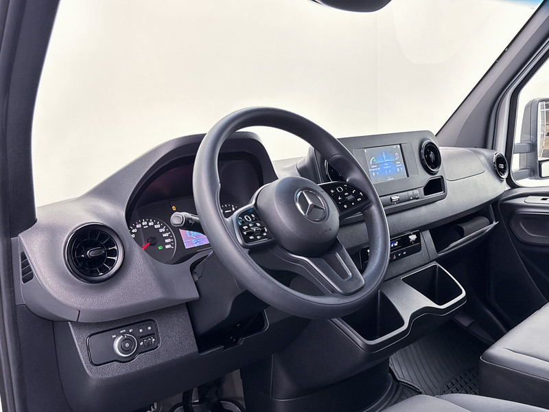 Mercedes-Benz Sprinter 517 1.9 CDI Bakwagen Meubelbak met Laadklep Achteruitrijcamera Apple Carplay/Android Auto Cruise Control - Box van: picture 5 Mercedes-Benz Sprinter 517 1.9 CDI Bakwagen Meubelbak met Laadklep Achteruitrijcamera Apple Carplay/Android Auto Cruise Control - Box van: picture 5