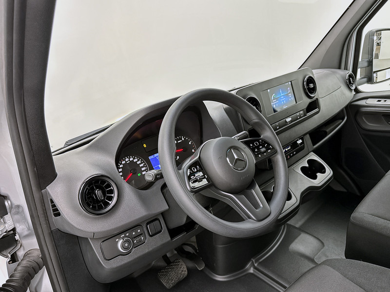 Mercedes-Benz Sprinter 517 L3 Open laadbak Trekhaak Cruise control Dubbel lucht MBUX - Flatbed van: picture 4 Mercedes-Benz Sprinter 517 L3 Open laadbak Trekhaak Cruise control Dubbel lucht MBUX - Flatbed van: picture 4