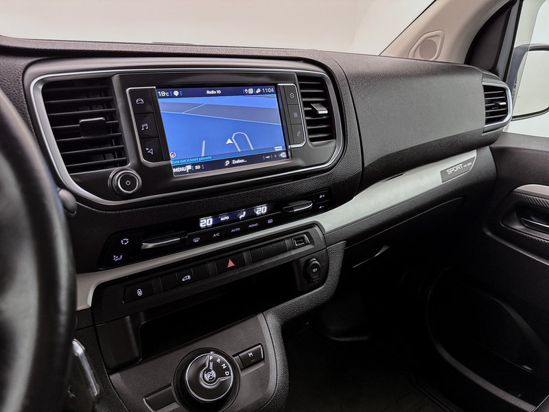 Peugeot Expert 2.0 BlueHDI 180 Standard Sport Treeplanken Xenon Achterspoiler Climate control Camera - Small van: picture 5 Peugeot Expert 2.0 BlueHDI 180 Standard Sport Treeplanken Xenon Achterspoiler Climate control Camera - Small van: picture 5