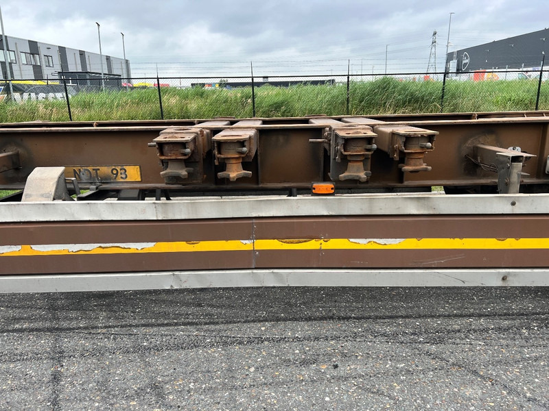 Container transporter/ Swap body semi-trailer Vogelzang Container chassis 3 Axle VO-15-27-TWL / LZV: picture 14