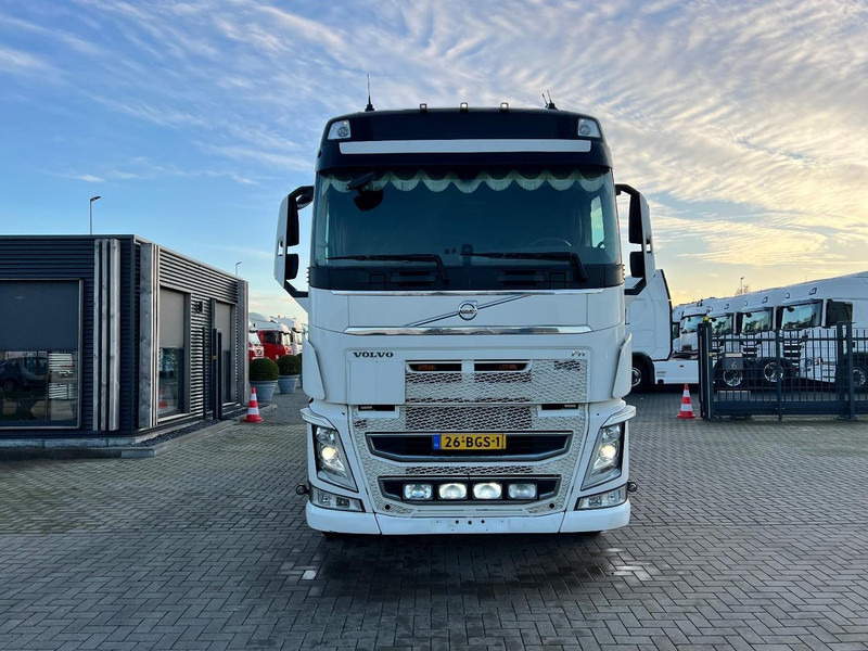 Volvo FH 500 8x2 Haakarm VDL Hooklift 21.000kg / Tridem - Hook lift truck: picture 3 Volvo FH 500 8x2 Haakarm VDL Hooklift 21.000kg / Tridem - Hook lift truck: picture 3