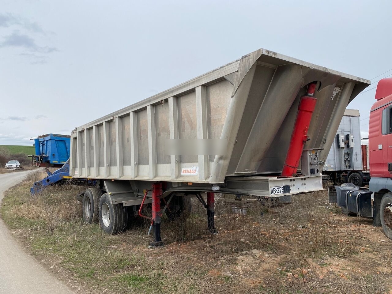 Benalu Bena Basculabila Agregate Aluminiu 2 PIECES AVALABILE - Tipper semi-trailer: picture 3 Benalu Bena Basculabila Agregate Aluminiu 2 PIECES AVALABILE - Tipper semi-trailer: picture 3