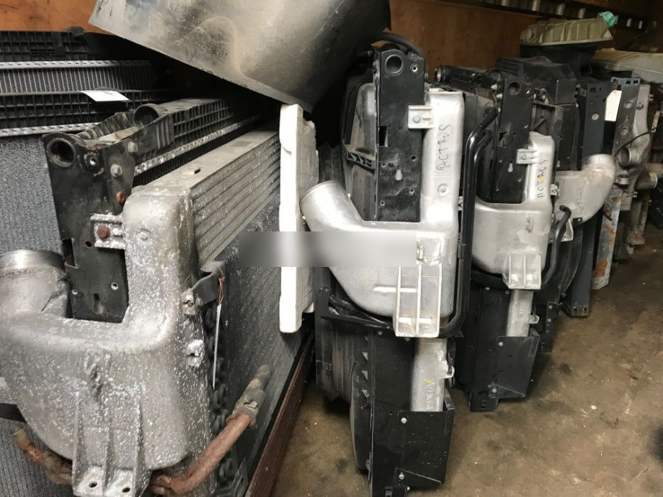 Radiatoare camion din dezmembrari - Radiator for Truck: picture 1 Radiatoare camion din dezmembrari - Radiator for Truck: picture 1
