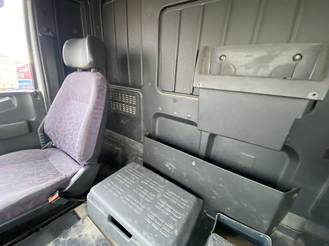 Tractor unit IVECO Eurotrakker 400E42HT 4x2 1Y3 - EURO 2 - Manual Injection Pomp -: picture 24