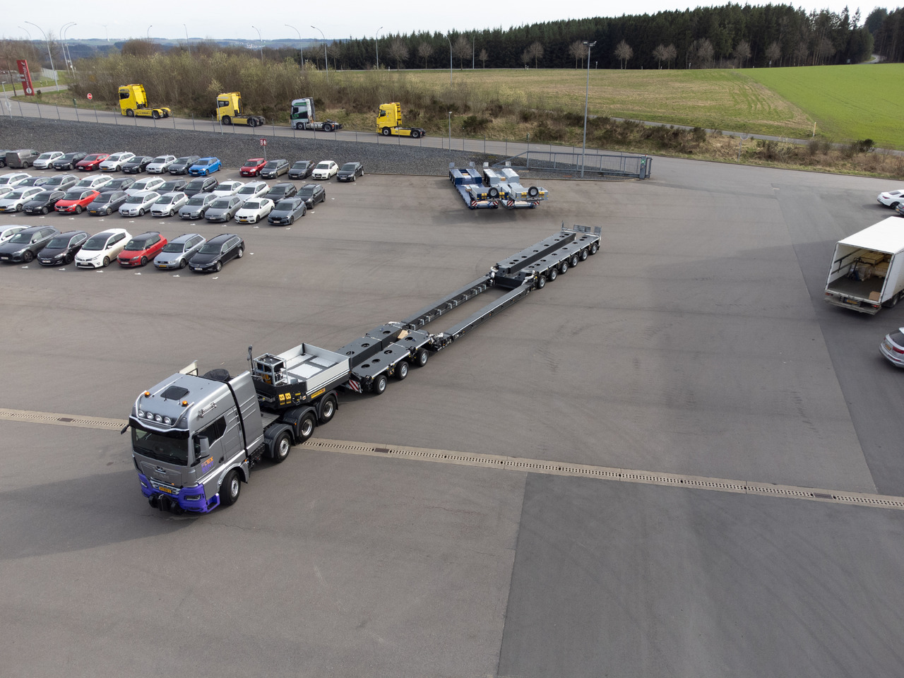 FAYMONVILLE CombiMAX - Low loader semi-trailer: picture 2 FAYMONVILLE CombiMAX - Low loader semi-trailer: picture 2