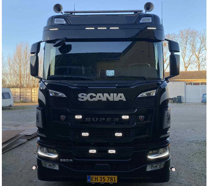 Scania R560 560R super 6x2*4 rearsteering. Hydr. system Air / Air suspension - Tractor unit: picture 5 Scania R560 560R super 6x2*4 rearsteering. Hydr. system Air / Air suspension - Tractor unit: picture 5