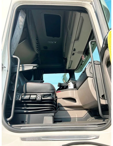 Scania R590 V8 NGS Air / Air suspension. Hydr. system. - Tractor unit: picture 5 Scania R590 V8 NGS Air / Air suspension. Hydr. system. - Tractor unit: picture 5