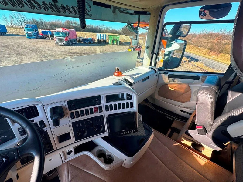 Tractor unit Scania R620-V8 Special Interior. hydr. system. Air / Air suspension: picture 17