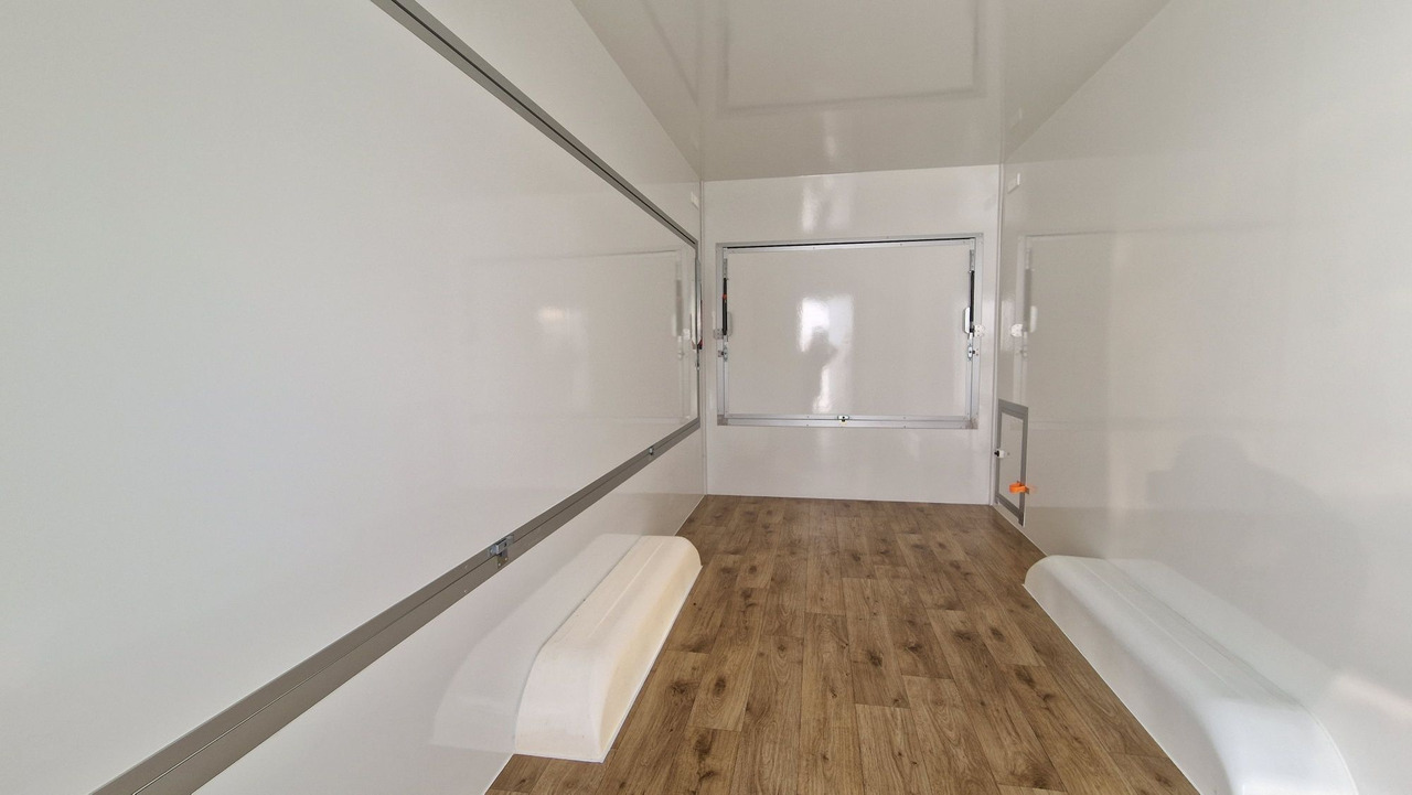 Przyczepa Gastronomiczna Handlowa FoodTruck - Vending trailer: picture 4 Przyczepa Gastronomiczna Handlowa FoodTruck - Vending trailer: picture 4