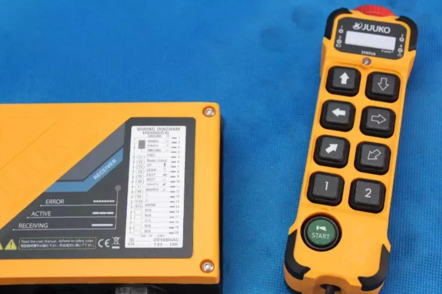 Galtech 4 Functions Valve 60L/min 12/24V + Radio Remote Juuko 800 - Agricultural machinery: picture 3 Galtech 4 Functions Valve 60L/min 12/24V + Radio Remote Juuko 800 - Agricultural machinery: picture 3