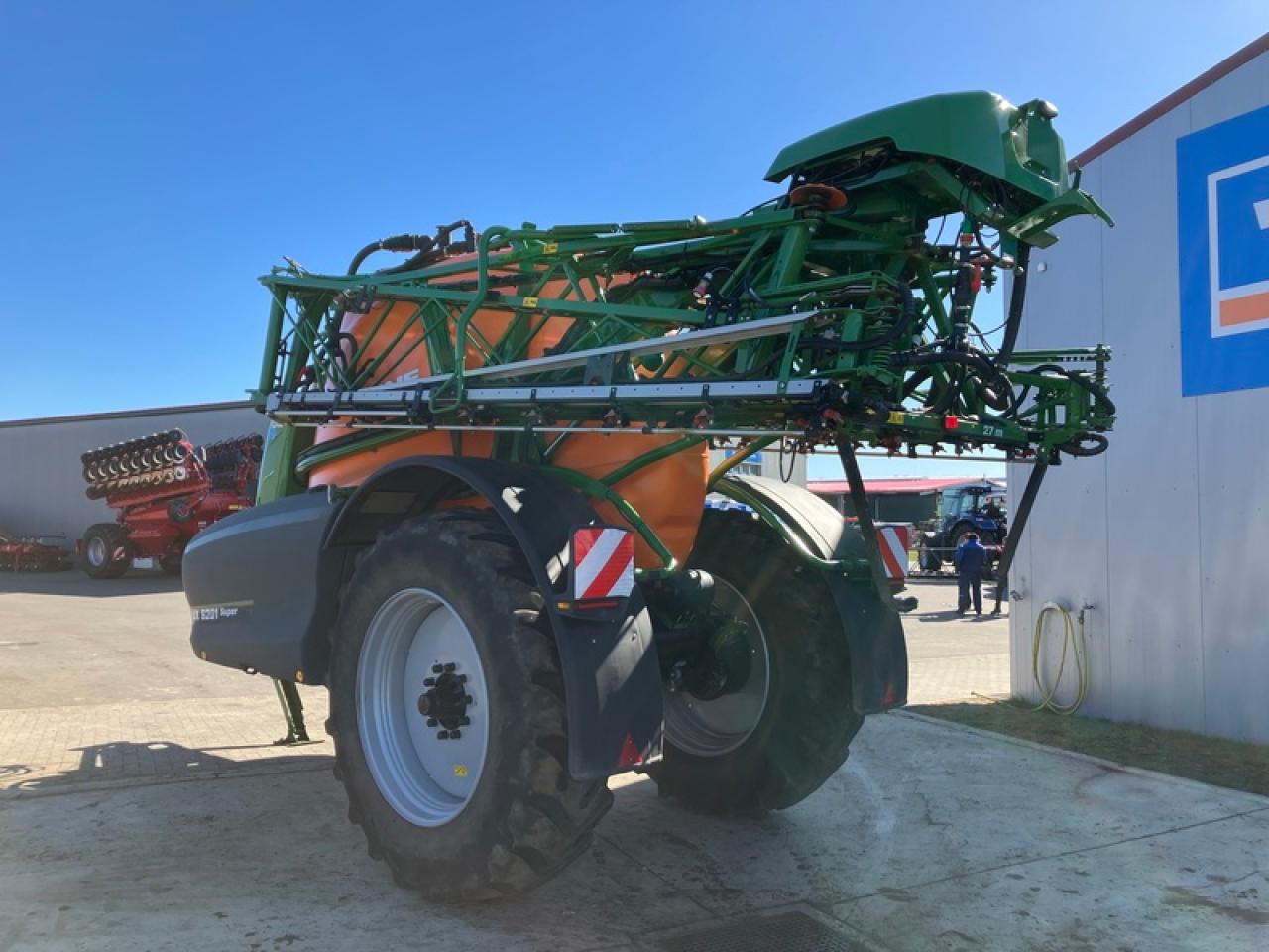 Amazone UX 6201 SUPER - Trailed sprayer: picture 3 Amazone UX 6201 SUPER - Trailed sprayer: picture 3
