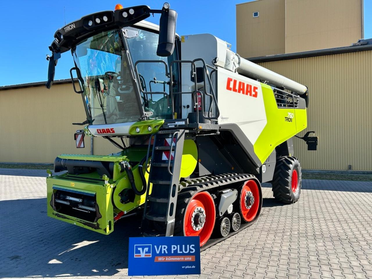 CLAAS TRION 750 TT APS HYBRID - Combine harvester: picture 1 CLAAS TRION 750 TT APS HYBRID - Combine harvester: picture 1