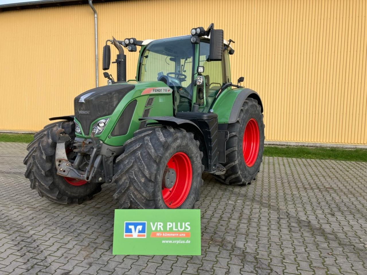 Fendt VARIO 718 S4 - Farm tractor: picture 1 Fendt VARIO 718 S4 - Farm tractor: picture 1