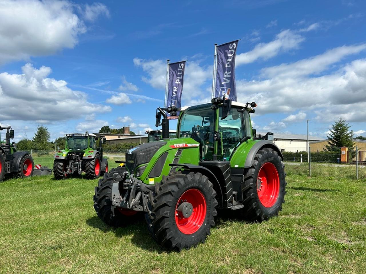 Fendt VARIO 724 GEN 6 PROFI+ SETTING 2 - Farm tractor: picture 1 Fendt VARIO 724 GEN 6 PROFI+ SETTING 2 - Farm tractor: picture 1