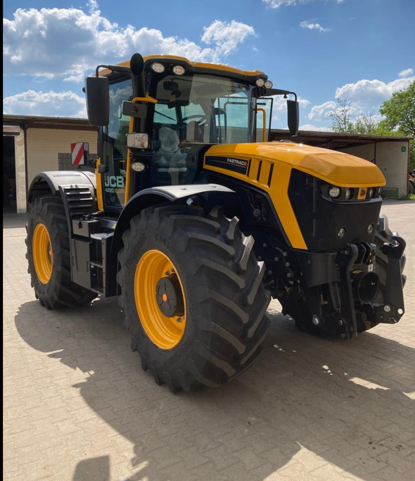 JCB FASTRAC 4220 AKTION - Farm tractor: picture 1 JCB FASTRAC 4220 AKTION - Farm tractor: picture 1