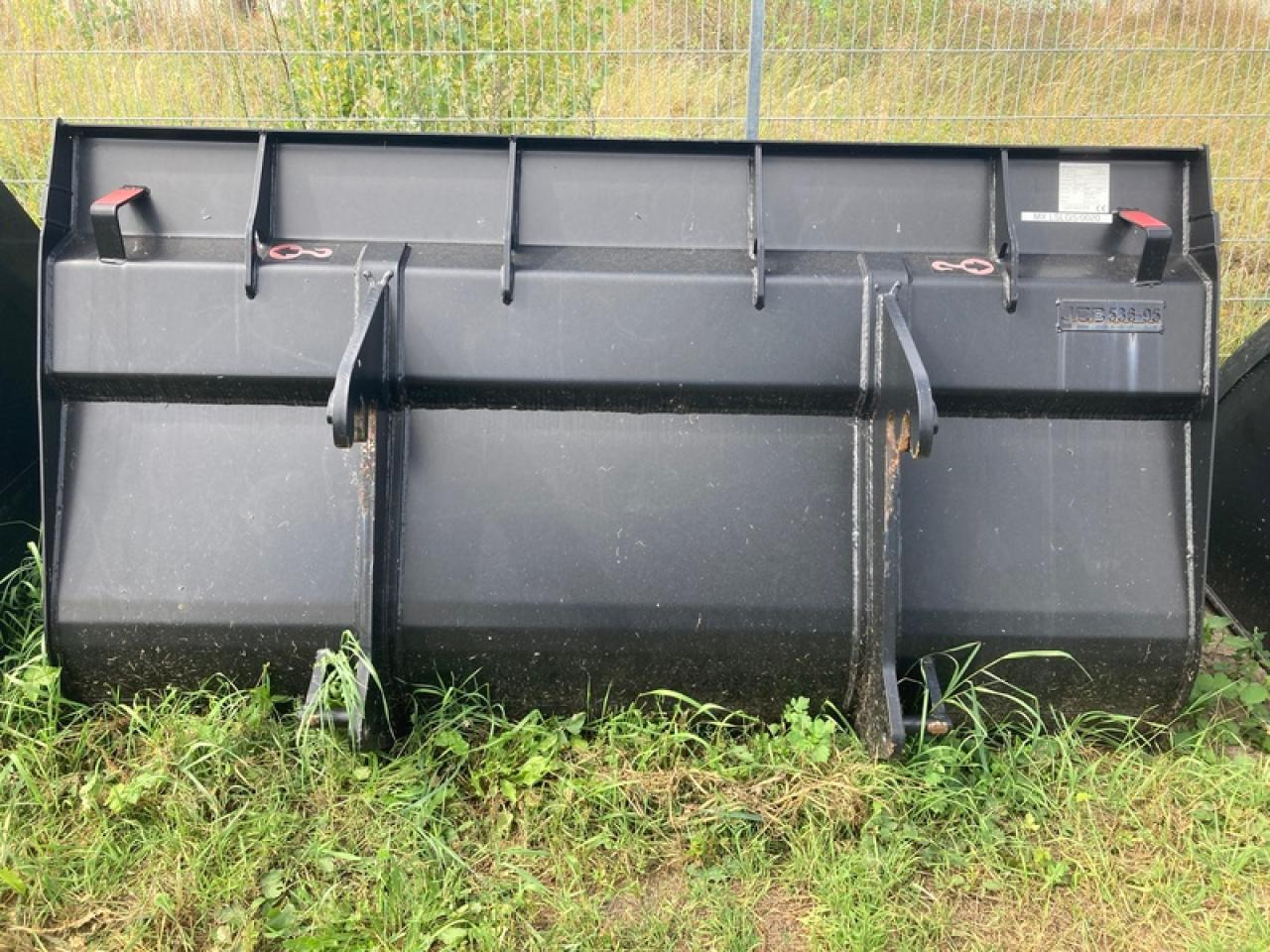 LEICHTGUTSCHAUFEL JCB - Loader bucket: picture 3 LEICHTGUTSCHAUFEL JCB - Loader bucket: picture 3