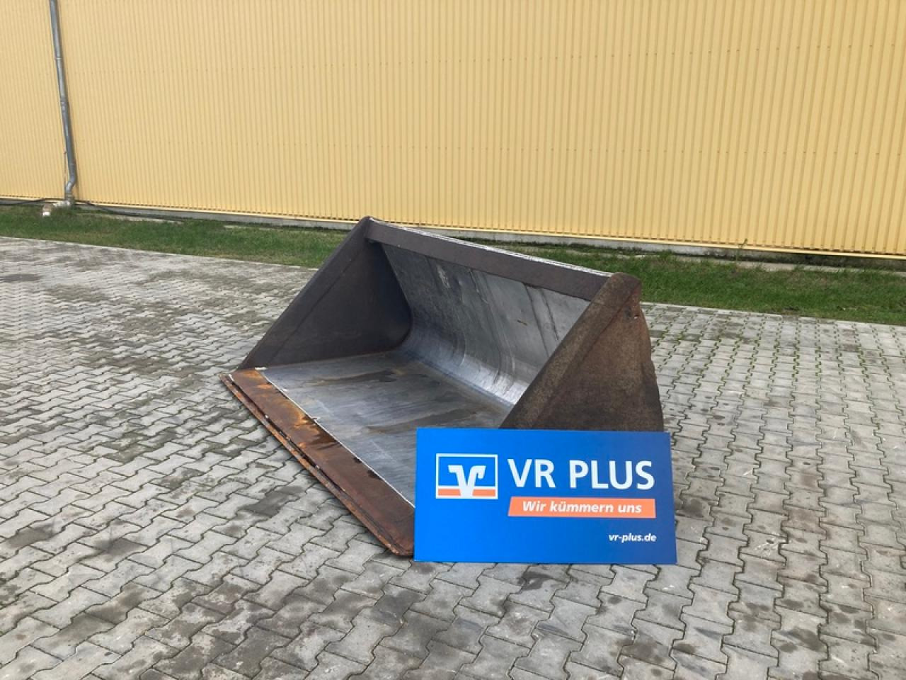 LGS2400 ZU MERLO - Bucket: picture 1 LGS2400 ZU MERLO - Bucket: picture 1