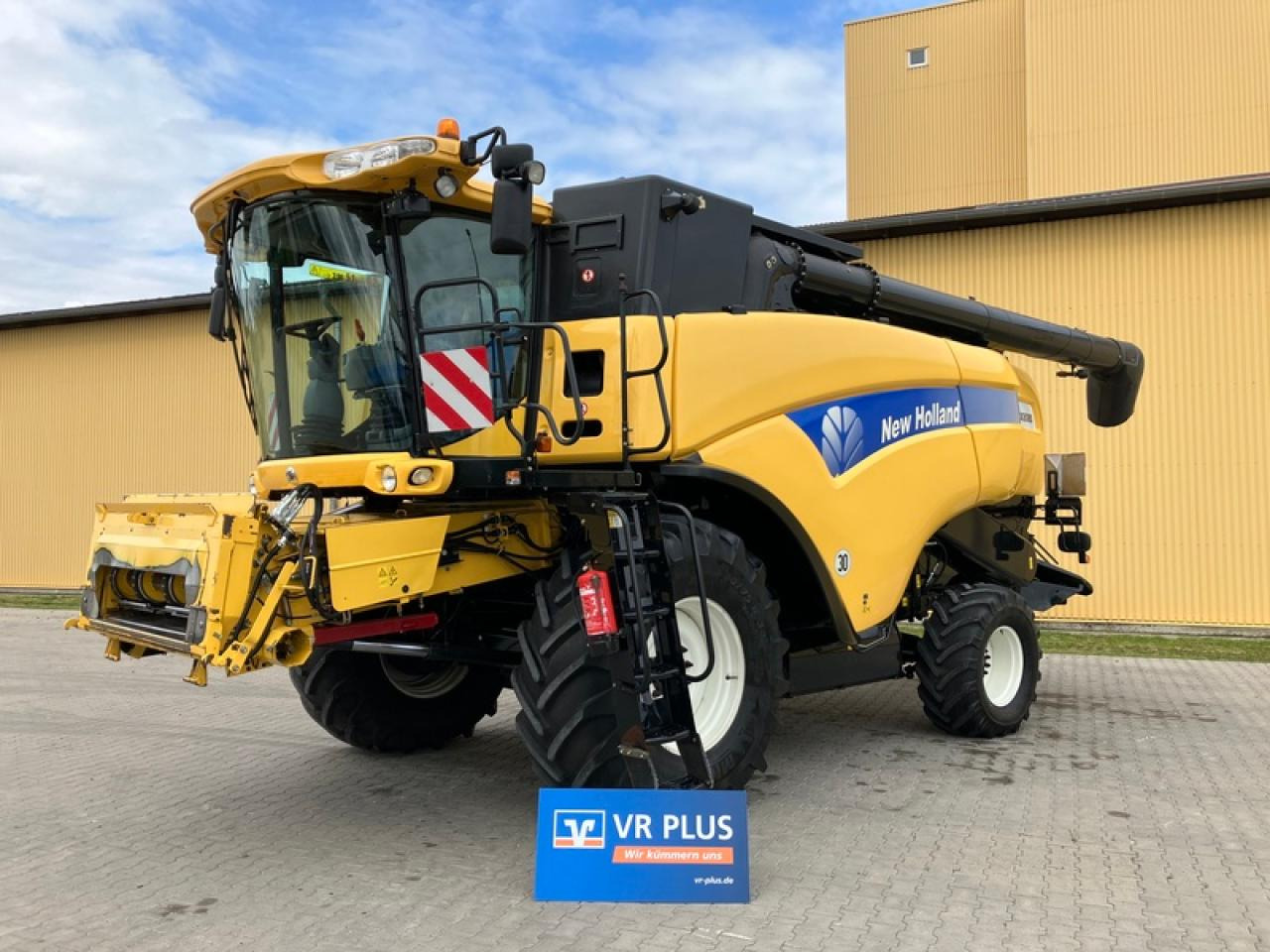 New Holland CX 8080 - Combine harvester: picture 1 New Holland CX 8080 - Combine harvester: picture 1