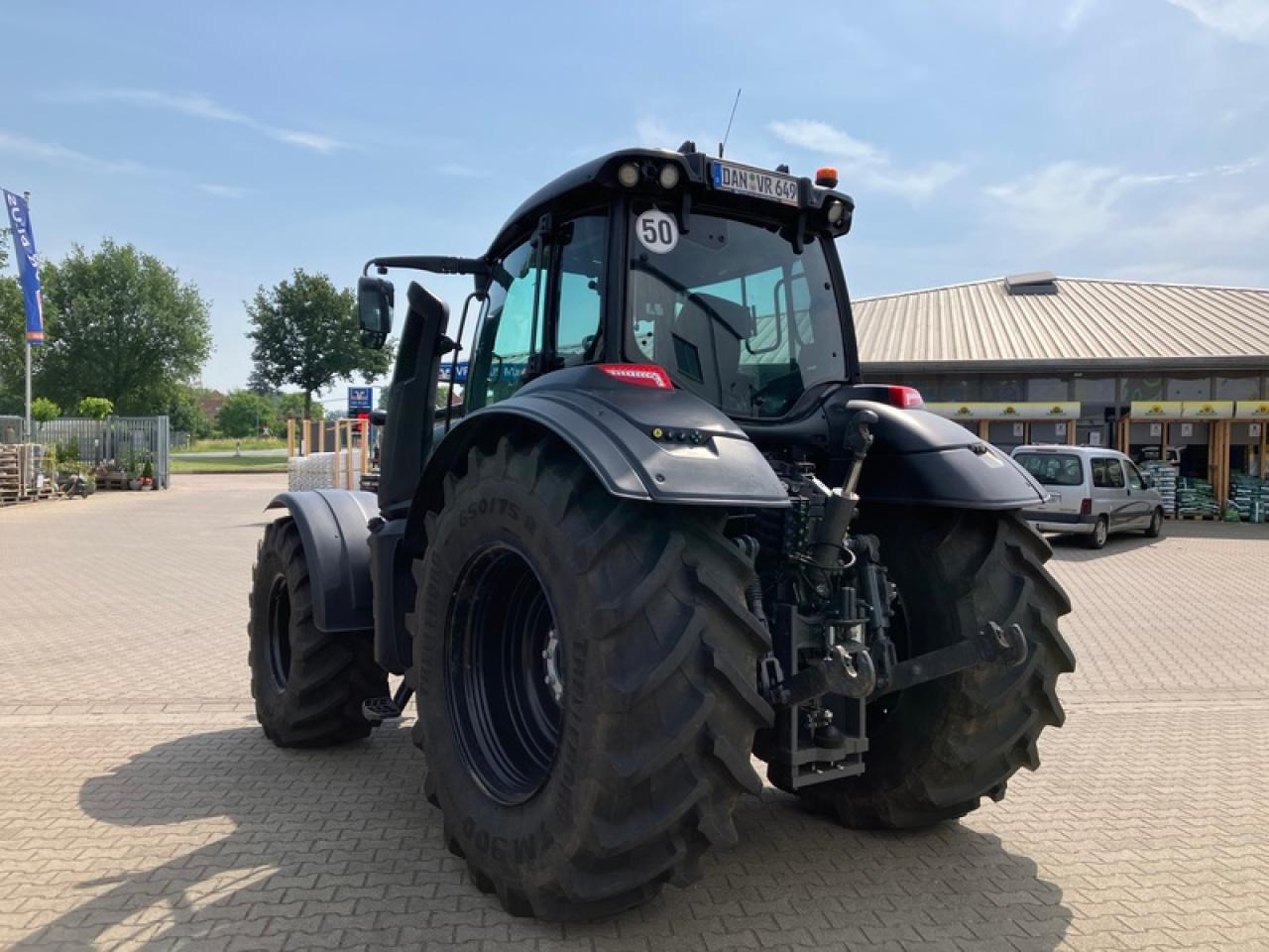 Valtra T195 V BLACK MATT EDITAKTION - Farm tractor: picture 3 Valtra T195 V BLACK MATT EDITAKTION - Farm tractor: picture 3