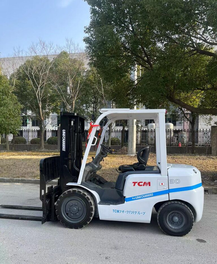 TCM FD30 FD50 FD100 FD80 3ton 5ton - Diesel forklift: picture 1 TCM FD30 FD50 FD100 FD80 3ton 5ton - Diesel forklift: picture 1