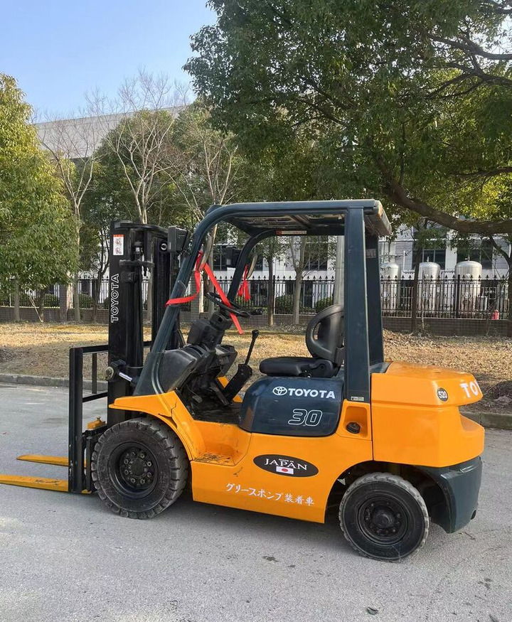 Toyota Made in Japan 7FD30 3ton 5ton 7FD50 for sale - Diesel forklift: picture 2 Toyota Made in Japan 7FD30 3ton 5ton 7FD50 for sale - Diesel forklift: picture 2