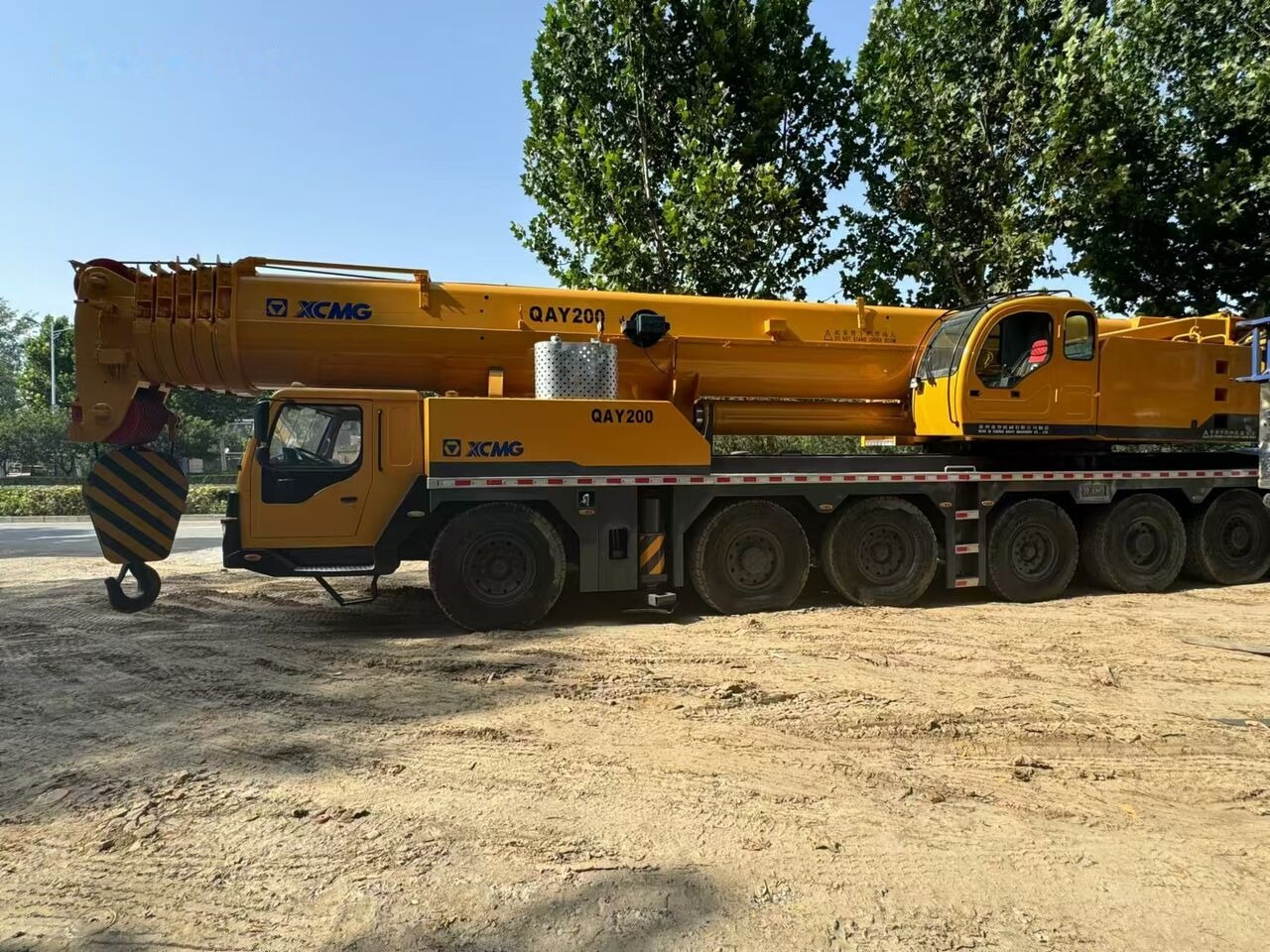 XCMG QAY200 200ton 260 80 90 100 110 - Mobile crane: picture 1 XCMG QAY200 200ton 260 80 90 100 110 - Mobile crane: picture 1
