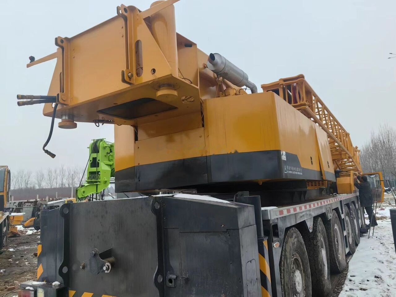 XCMG QAY200 truck crane 25 50 70 80 100 200 mobile crane for sale - Mobile crane: picture 3 XCMG QAY200 truck crane 25 50 70 80 100 200 mobile crane for sale - Mobile crane: picture 3