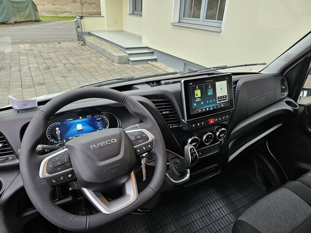 IVECO Daily 35S18HA8V DOKA Hi-Matic 12m³ L2H2 7 Sitze... - Panel van, Combi van: picture 2 IVECO Daily 35S18HA8V DOKA Hi-Matic 12m³ L2H2 7 Sitze... - Panel van, Combi van: picture 2