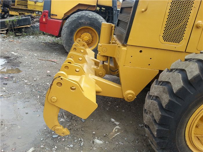 CAT 140H Grader - Grader: picture 4 CAT 140H Grader - Grader: picture 4
