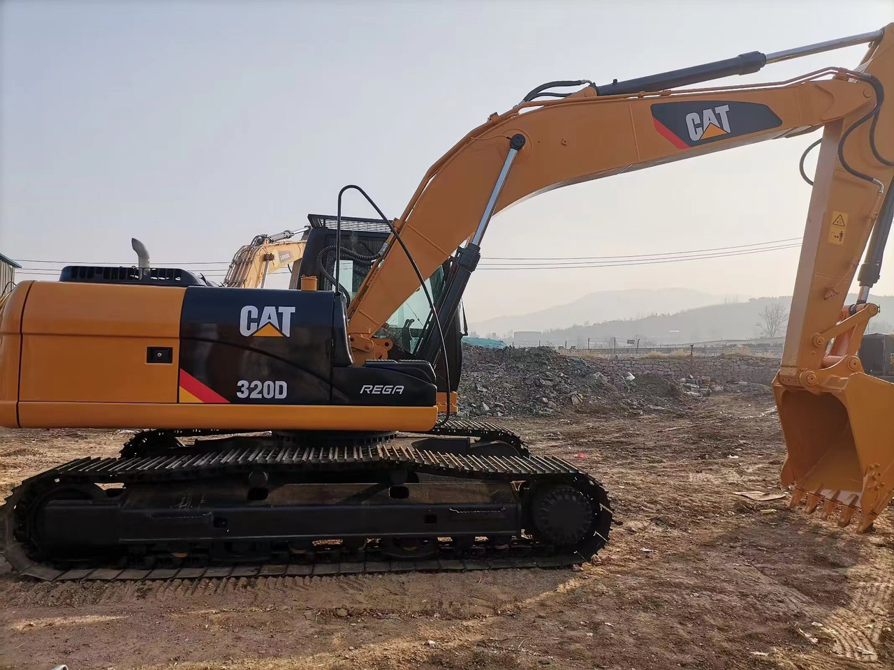 CAT 320DL Excavator - Crawler excavator: picture 1 CAT 320DL Excavator - Crawler excavator: picture 1