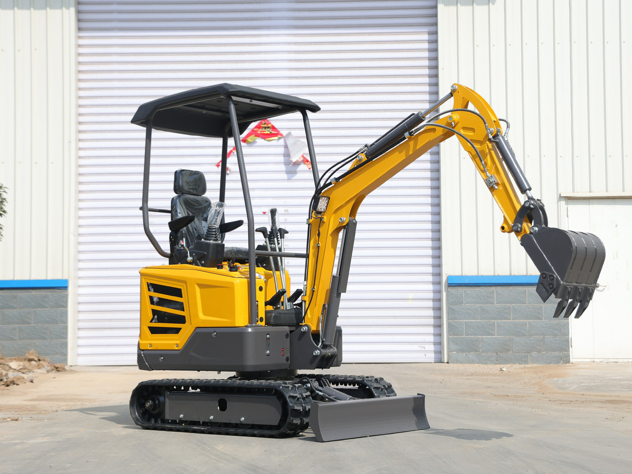 CHINA Mini digger 1.5 ton excavator - Mini excavator: picture 1 CHINA Mini digger 1.5 ton excavator - Mini excavator: picture 1