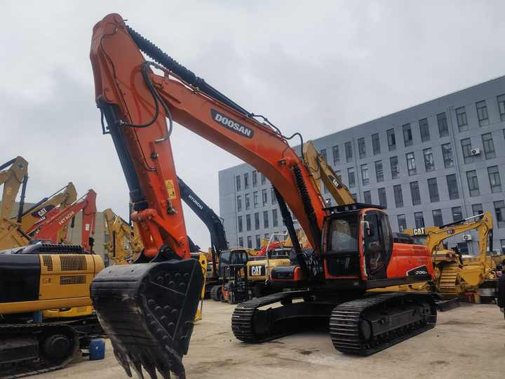 Good Condition Used Excavators Japan Used Excavator DOOSAN DX340LCA Hydraulic Crawler Digger Excavator for Sale - Crawler excavator: picture 4 Good Condition Used Excavators Japan Used Excavator DOOSAN DX340LCA Hydraulic Crawler Digger Excavator for Sale - Crawler excavator: picture 4