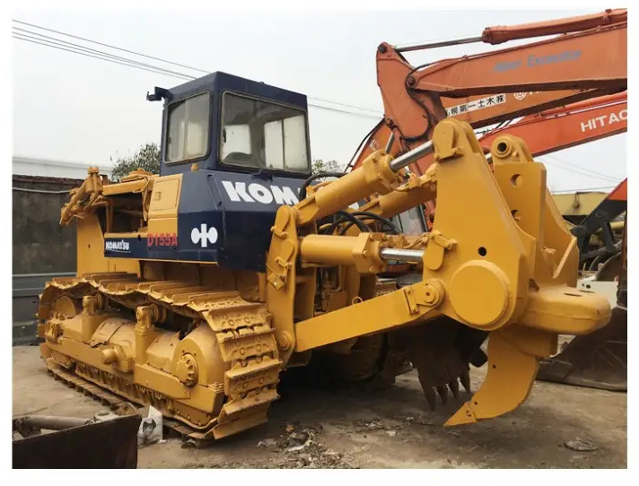 Good condition D155A used bulldozer Komatsu D155A-3 D155A-1 Komatsu dozer bulldozer for sale - Bulldozer: picture 1 Good condition D155A used bulldozer Komatsu D155A-3 D155A-1 Komatsu dozer bulldozer for sale - Bulldozer: picture 1