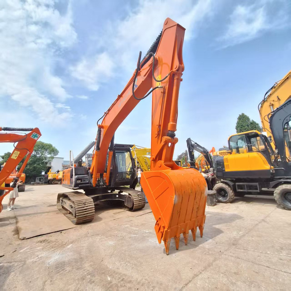 Hitachi ZX200 Excavator - Crawler excavator: picture 1 Hitachi ZX200 Excavator - Crawler excavator: picture 1